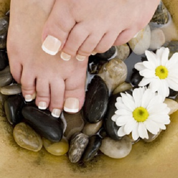 HOT ROCK NAILS - pedicure